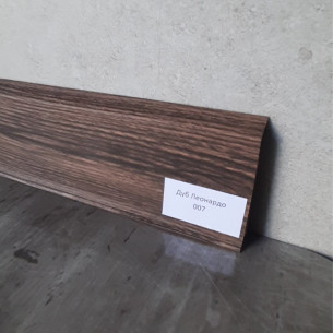 Плiнтус пластиковий Grun Holz Дуб леонардо GH007 70мм